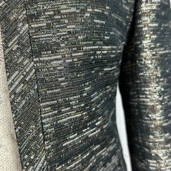 Aritzia Wilfred cropped fitted mandarin collar tone-on-tone open metallic blazer - Picture 4 of 11